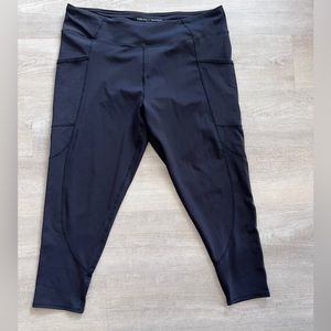 Threads for Thought workout leggings
